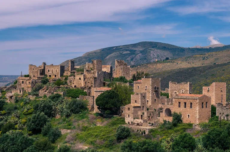 Discover the authentic village of Vatheia - WanderLife Greece